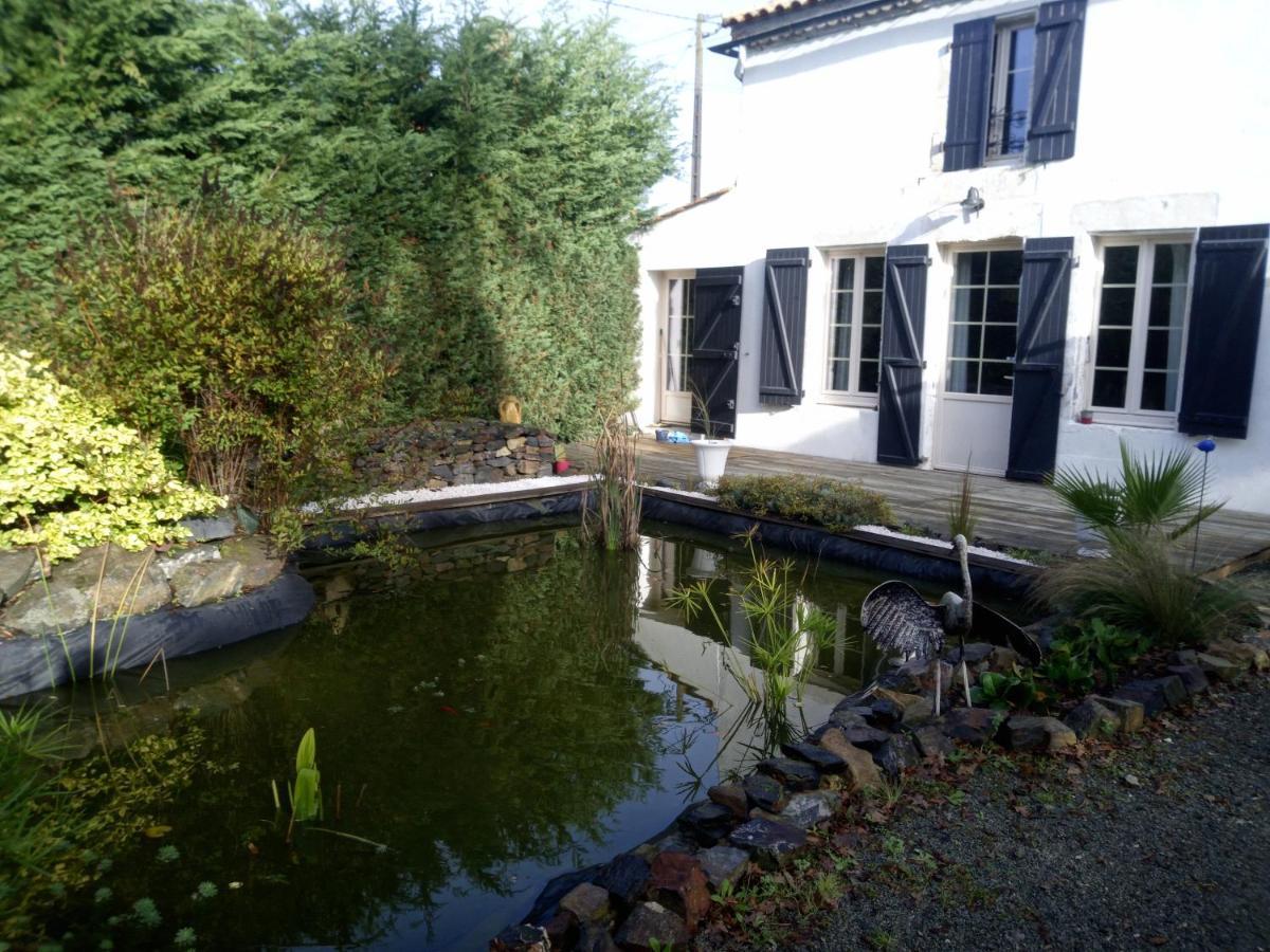 Bed and Breakfast Mas des Vignes Piscine chauffée Le Champ-Saint-Pere Esterno foto