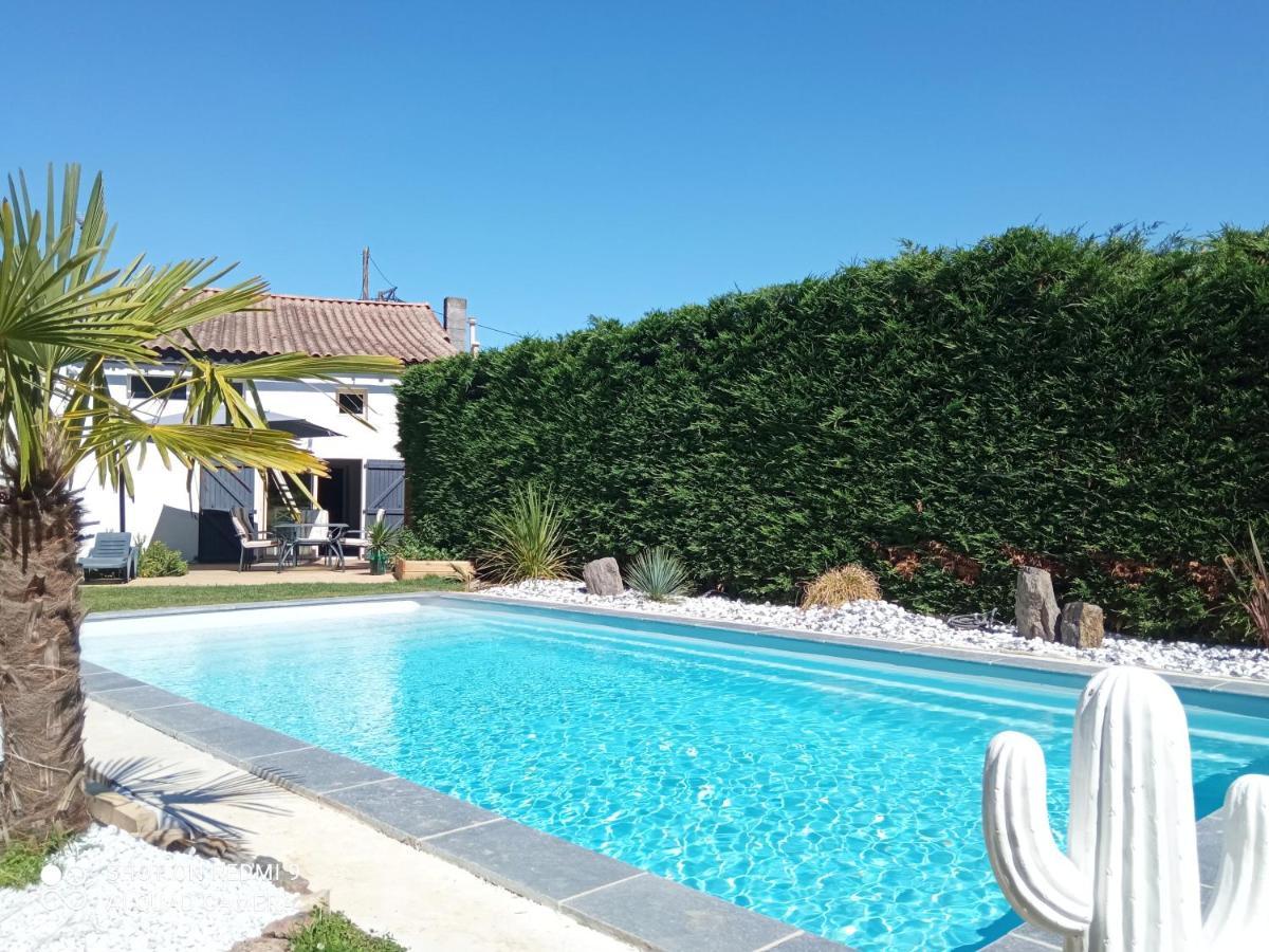 Bed and Breakfast Mas des Vignes Piscine chauffée Le Champ-Saint-Pere Esterno foto